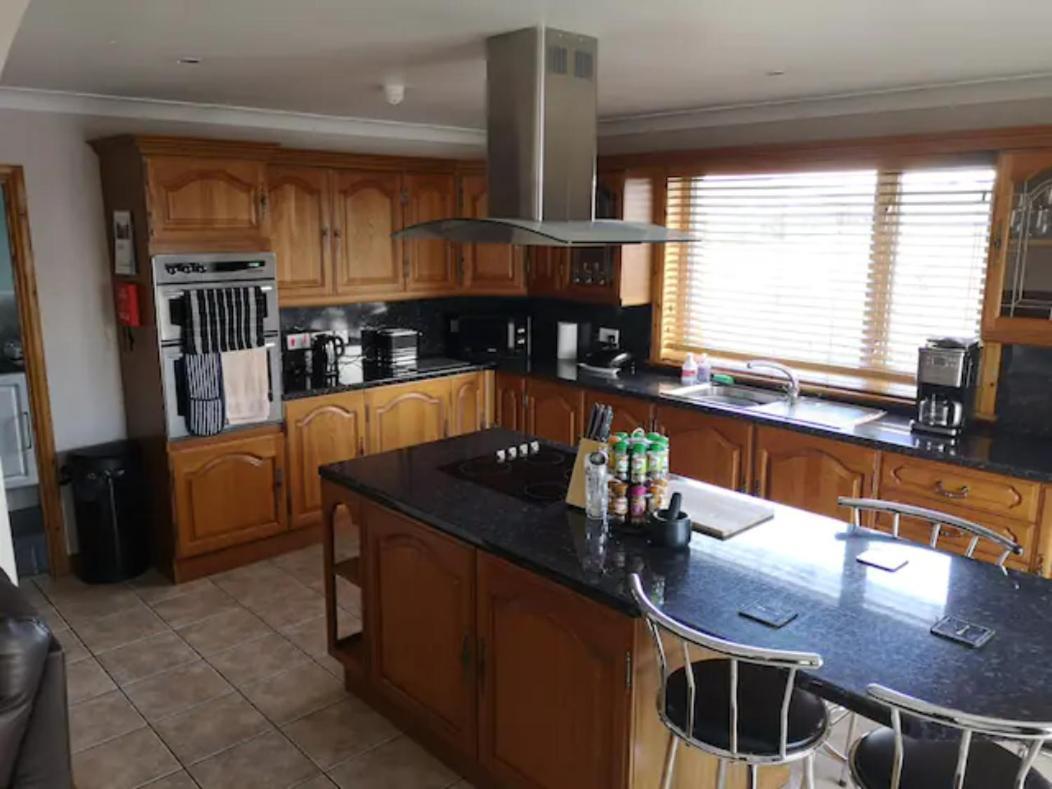 Large Private 3 Bed Bungalow Villa Stornoway  Exterior photo
